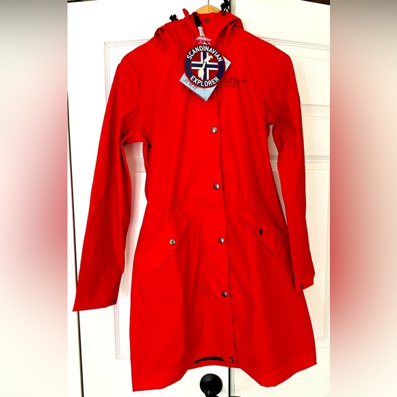 Scandinavian Explorer Raincoat. Small. Norwegian design. New with tags. 🇳🇴 - Picture 1 of 10